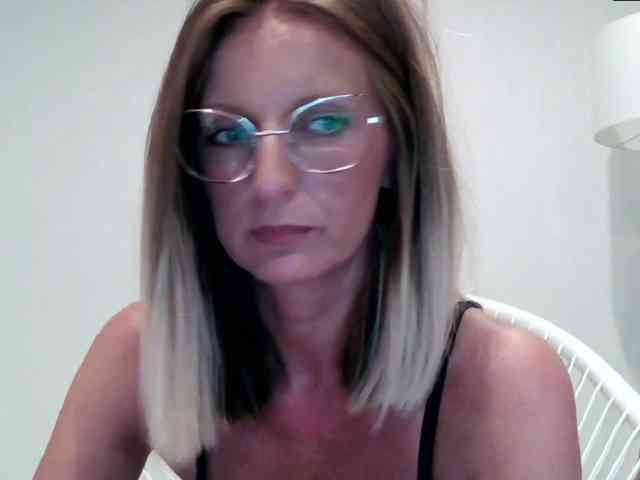 RachellaFox webcam