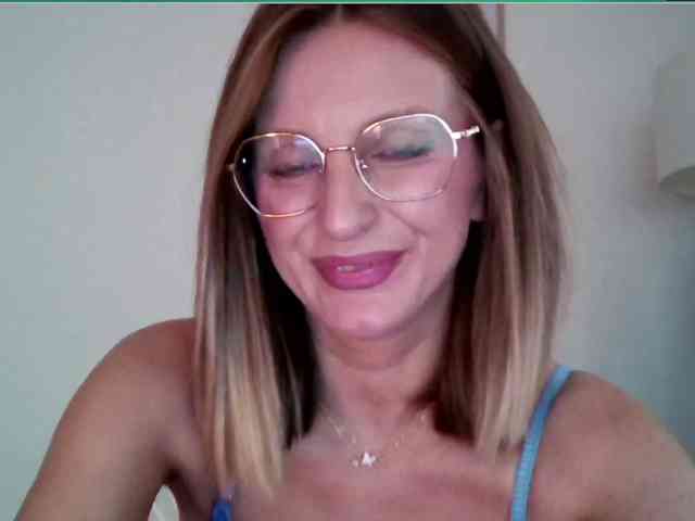 RachellaFox webcam