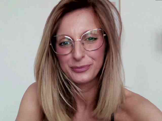 RachellaFox webcam