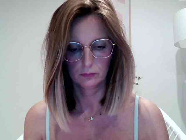 RachellaFox webcam