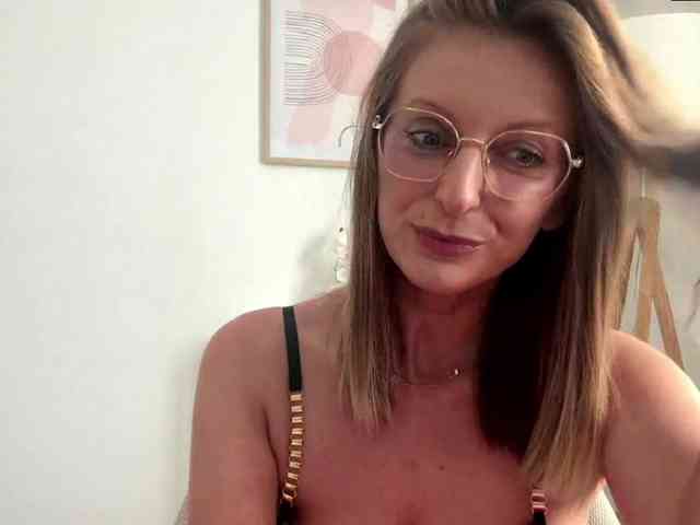 RachellaFox webcam