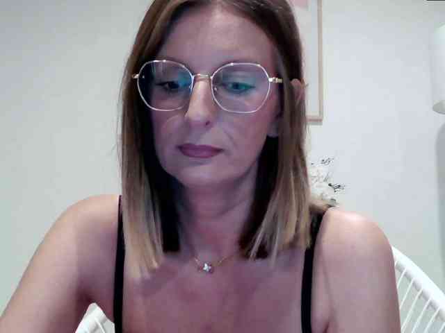 RachellaFox webcam