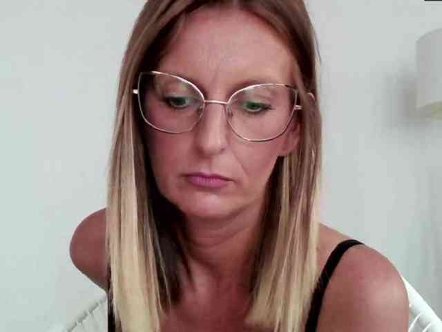 RachellaFox webcam