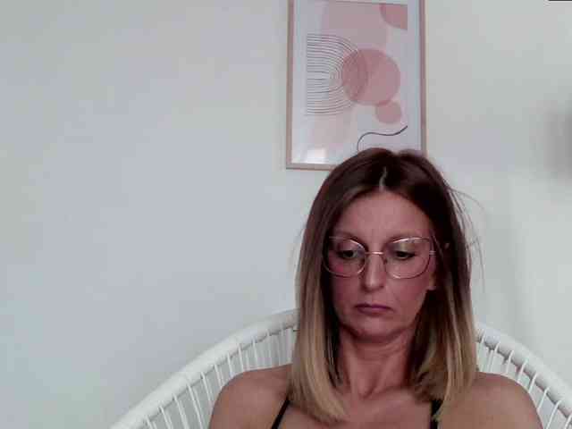 RachellaFox webcam