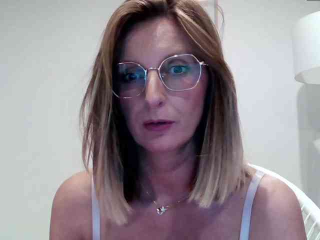 RachellaFox webcam