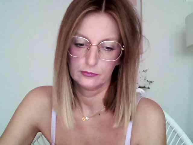 RachellaFox webcam