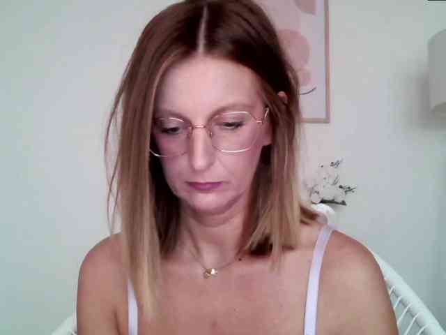 RachellaFox webcam