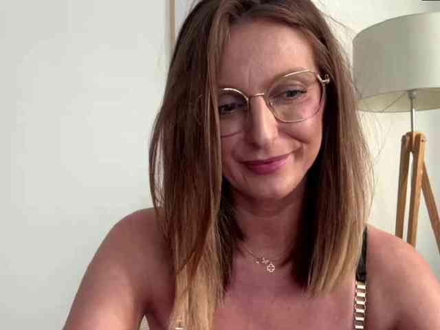 RachellaFox webcam