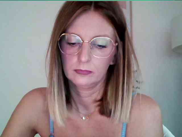 RachellaFox webcam