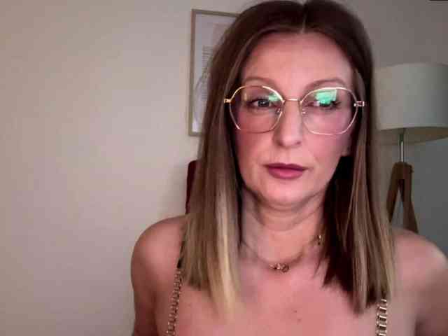 RachellaFox webcam