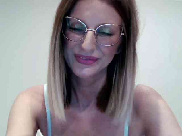 RachellaFox Live Webcam on BongaCams