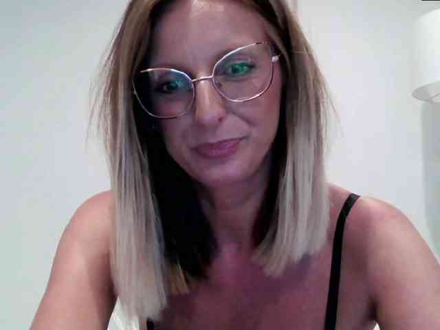 RachellaFox webcam