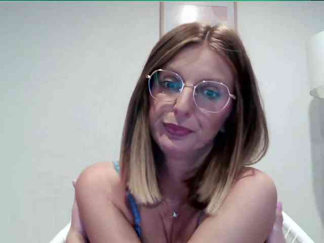 RachellaFox webcam