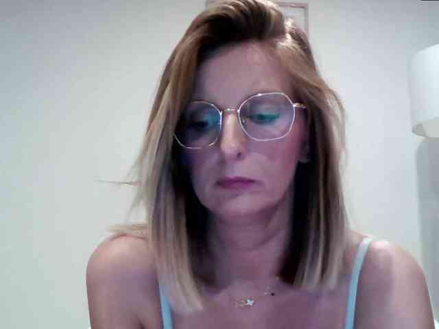 RachellaFox webcam