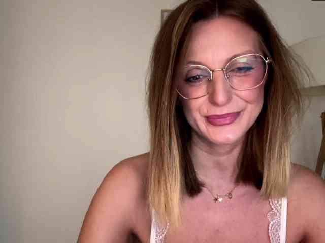 RachellaFox webcam