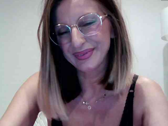 RachellaFox webcam