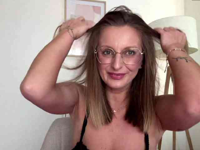 RachellaFox webcam