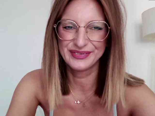 RachellaFox bongacams