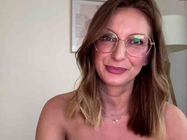 RachellaFox webcam