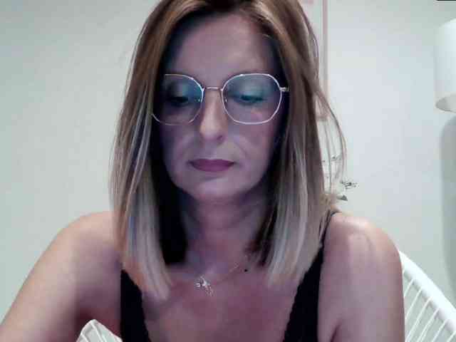 RachellaFox webcam