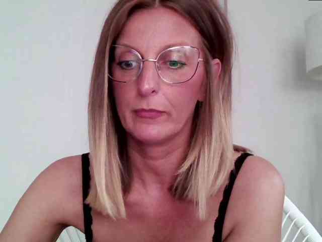 RachellaFox webcam