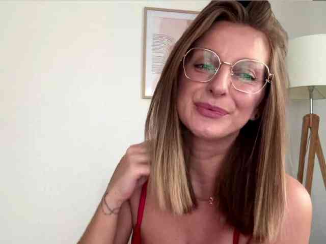 RachellaFox webcam