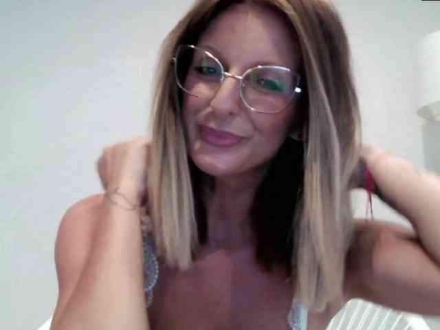 RachellaFox webcam