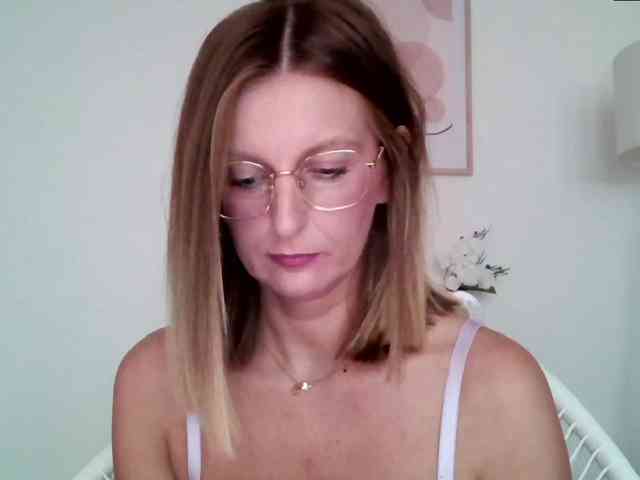 RachellaFox webcam