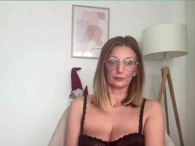 RachellaFox webcam