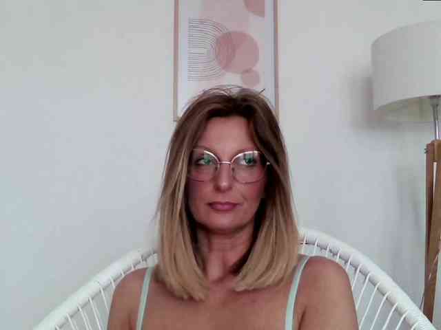 RachellaFox webcam
