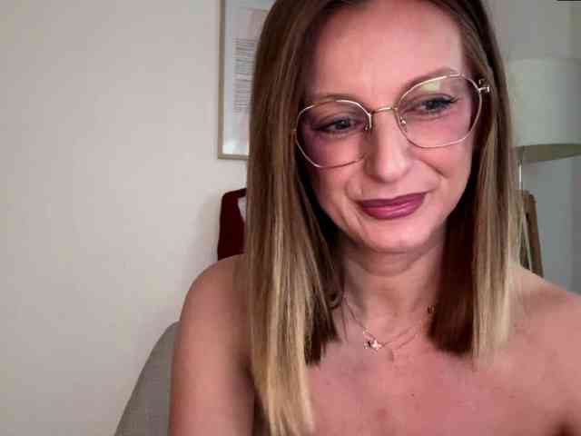 RachellaFox webcam