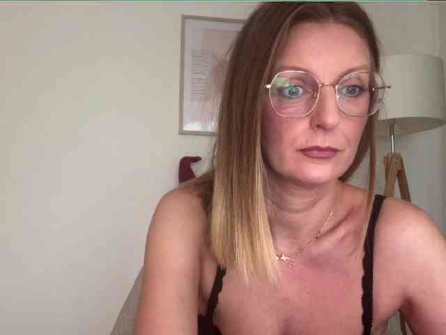 RachellaFox webcam