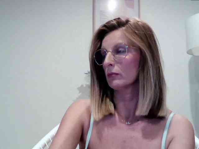 RachellaFox webcam