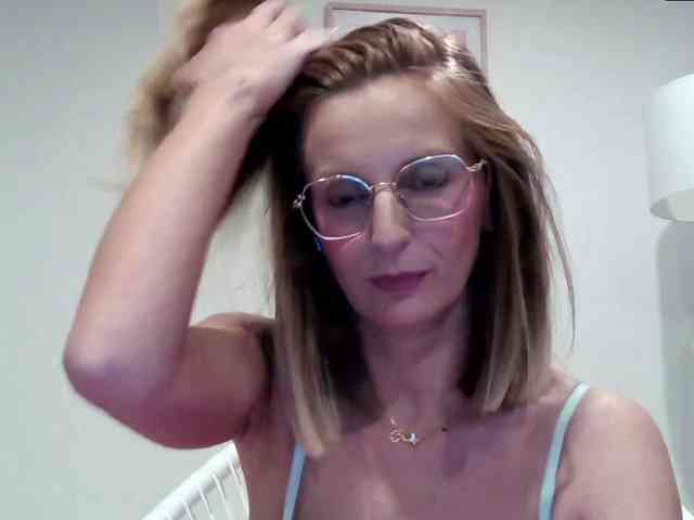 RachellaFox webcam