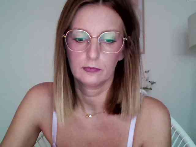 RachellaFox webcam