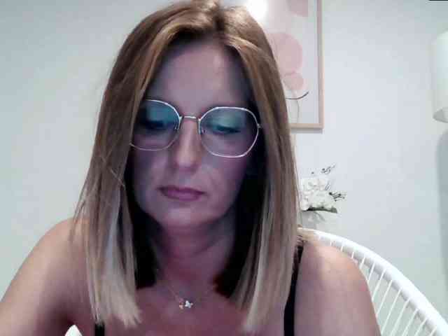 RachellaFox webcam