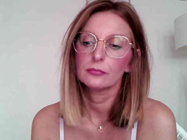RachellaFox webcam