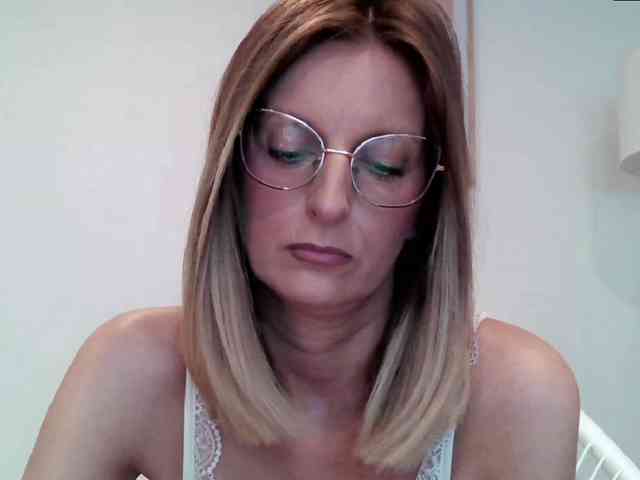 RachellaFox webcam
