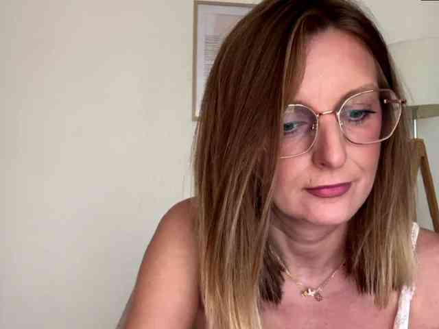 RachellaFox webcam