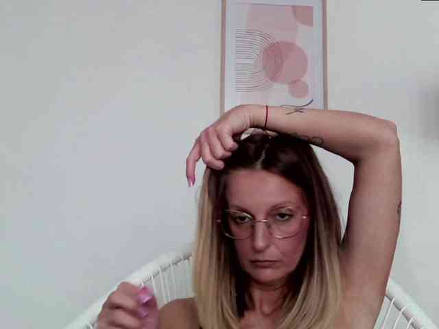 RachellaFox webcam