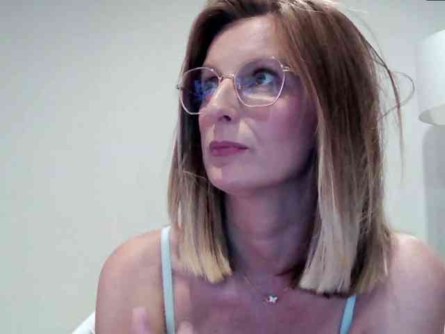 RachellaFox webcam