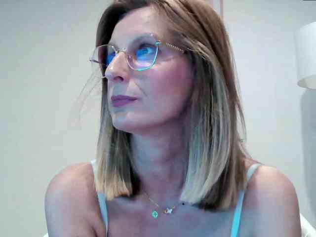 RachellaFox webcam
