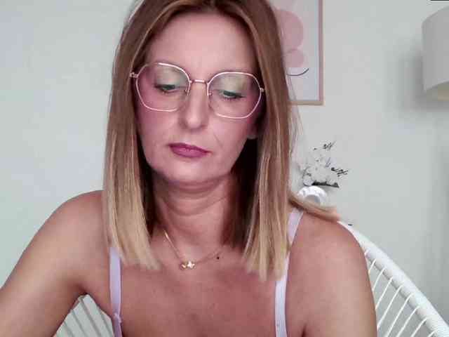 RachellaFox webcam