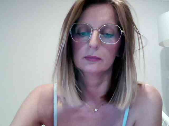 RachellaFox webcam