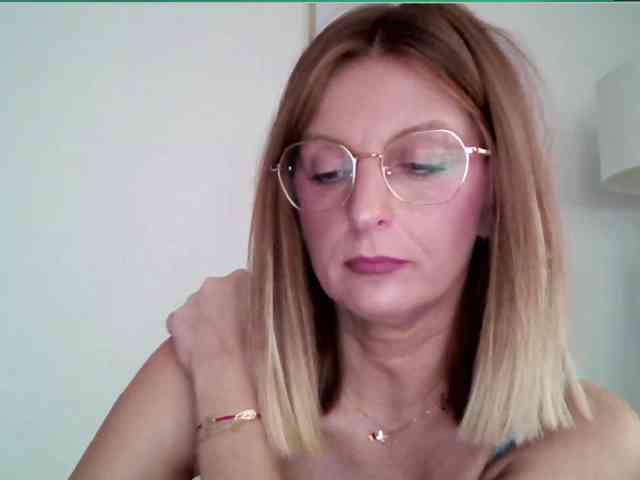 RachellaFox webcam
