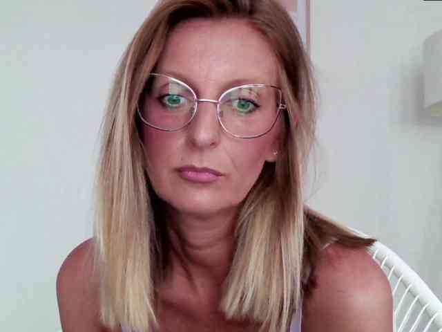 RachellaFox webcam