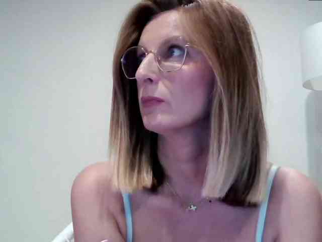 RachellaFox webcam
