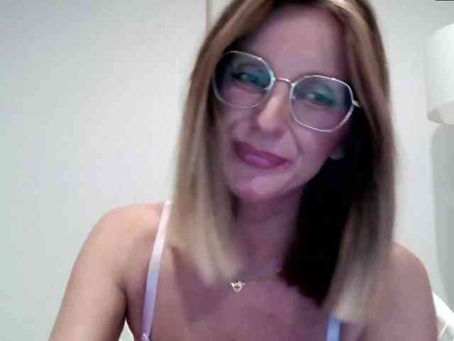 RachellaFox webcam