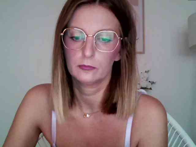 RachellaFox webcam