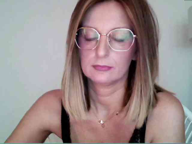 RachellaFox webcam
